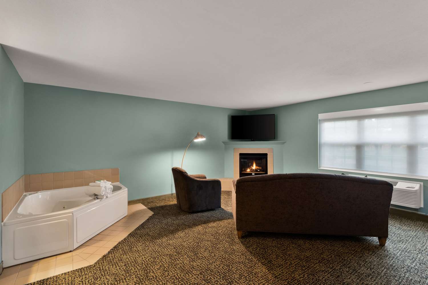 Wyndham Garden Galena Hotel & Day Spa 57/73