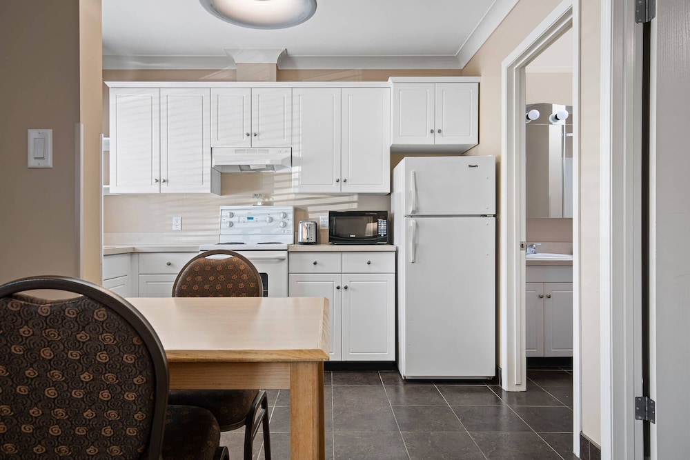 Glenwood Inn & Suites 3/50