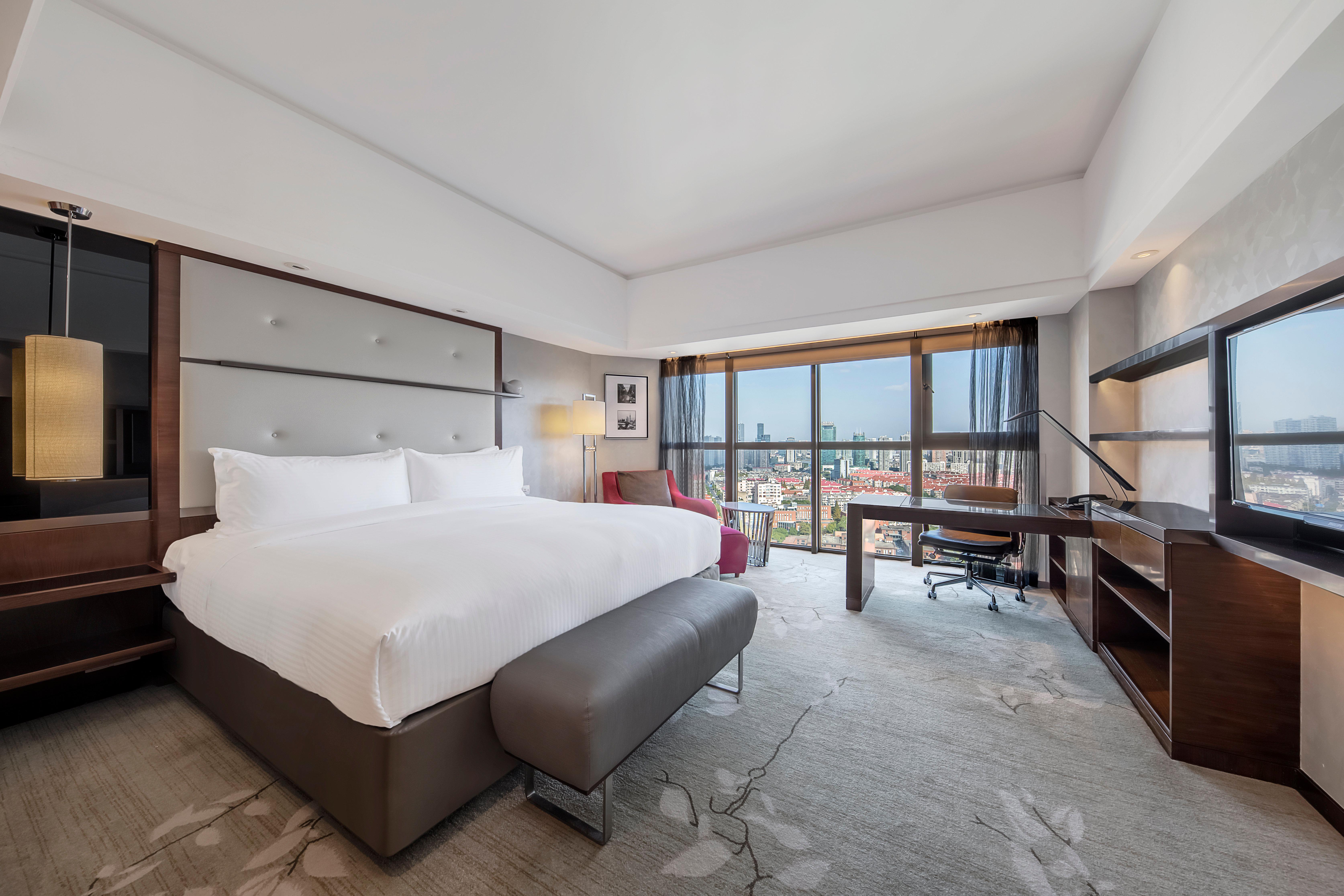 غرفة بريميوم بسرير مزدوج بإطلالة على المدينة