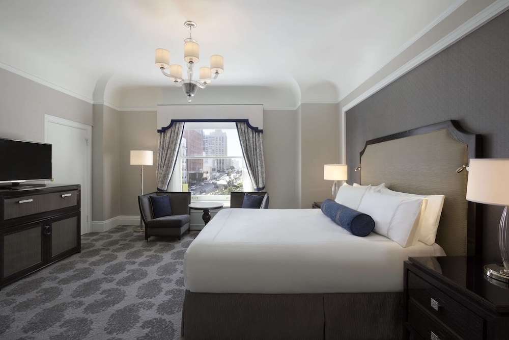 FAIRMONT, KING BED, ACCESSIBLE