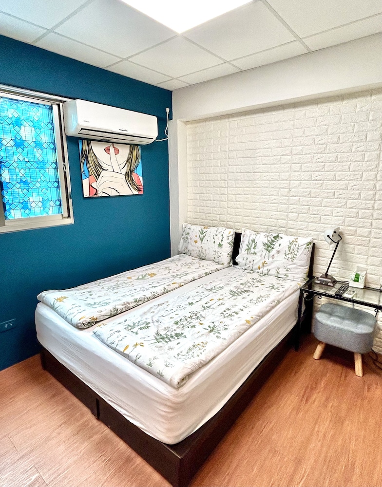 Ximen Triple Tiger Hostel 19/50