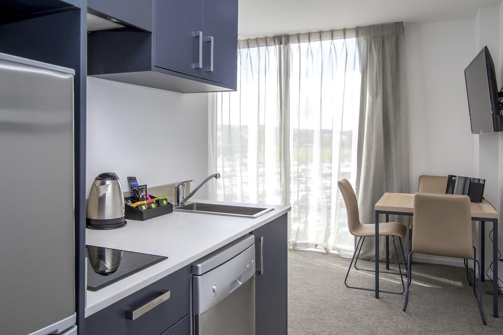 Ramada Suites by Wyndham Albany 48/59