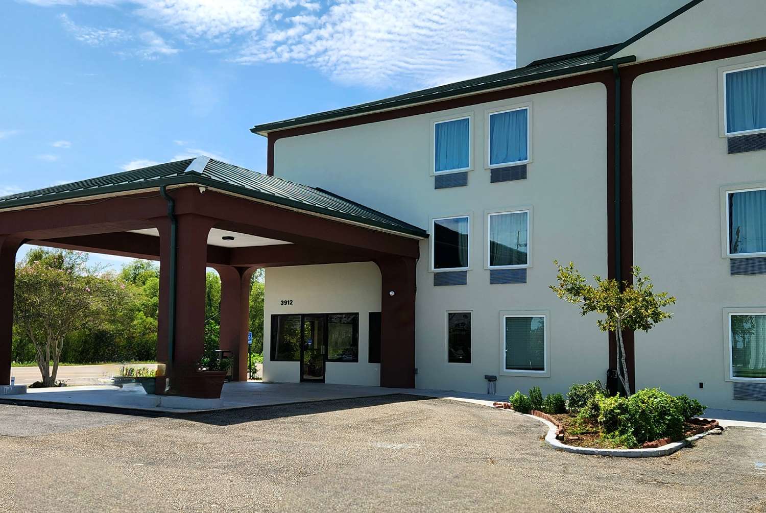 Days Inn by Wyndham LaPlace- New Orleans 4/33