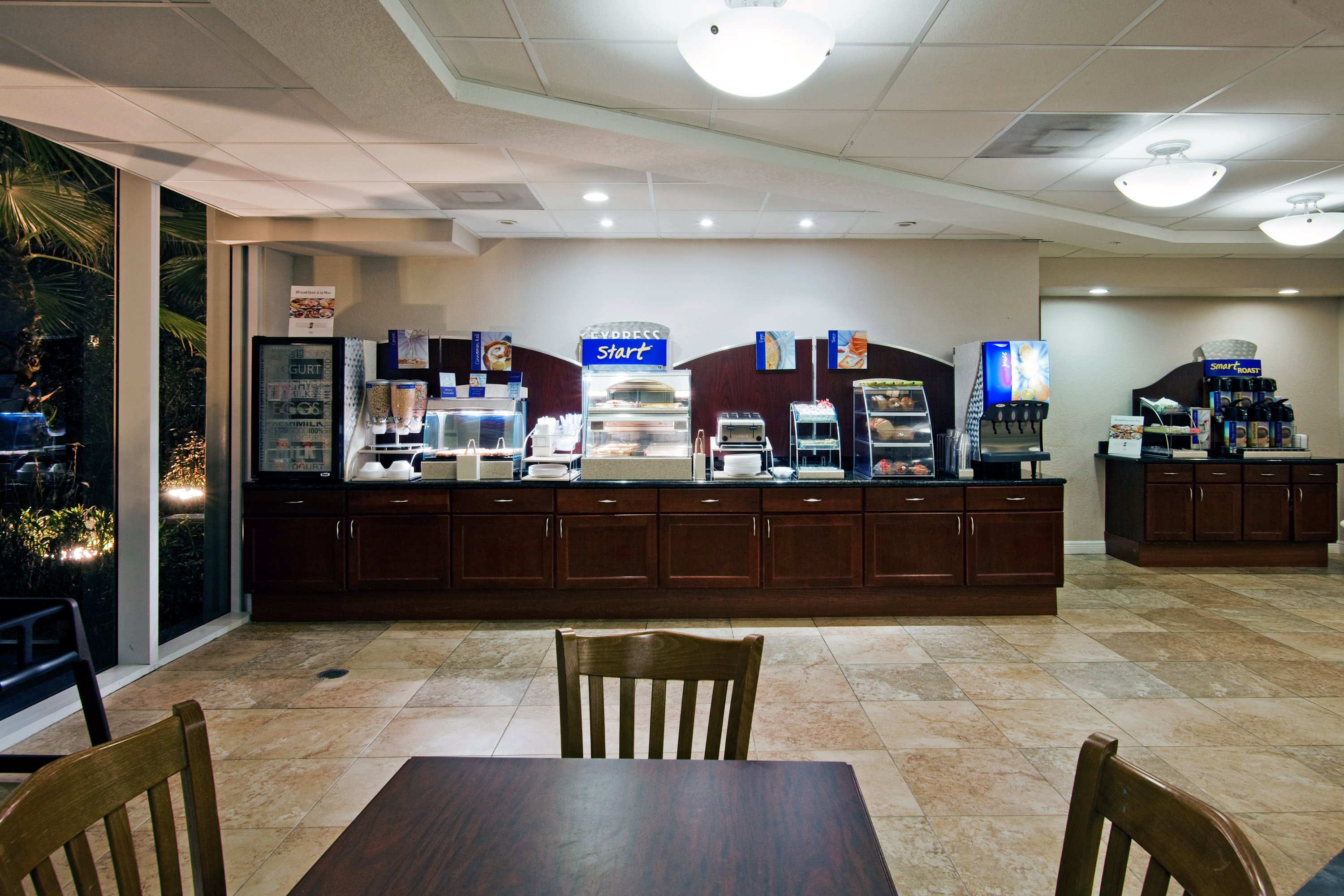 Holiday Inn Express West Palm Beach Metrocentre 59/74