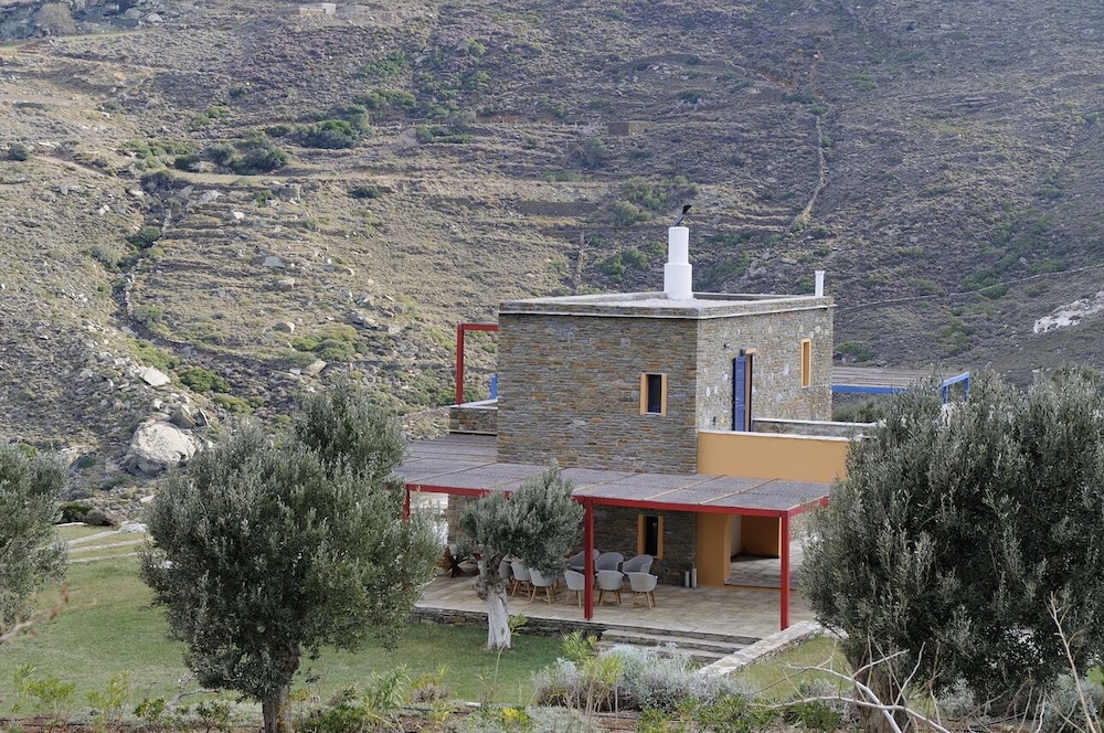 AEGEA BLUE CYCLADITIC RESORT(FOMERLY AEGEA BLUE VILLAS AND SUITES) 4/72