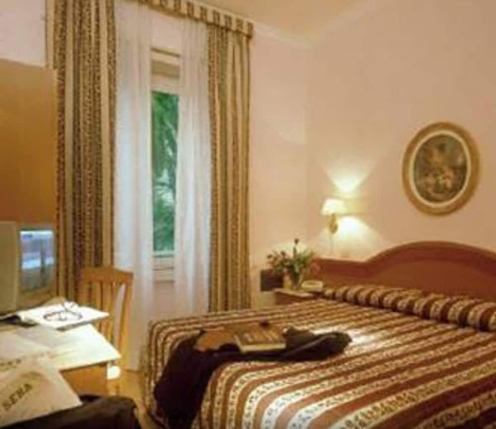 Hotel Piemonte Rome 35/45