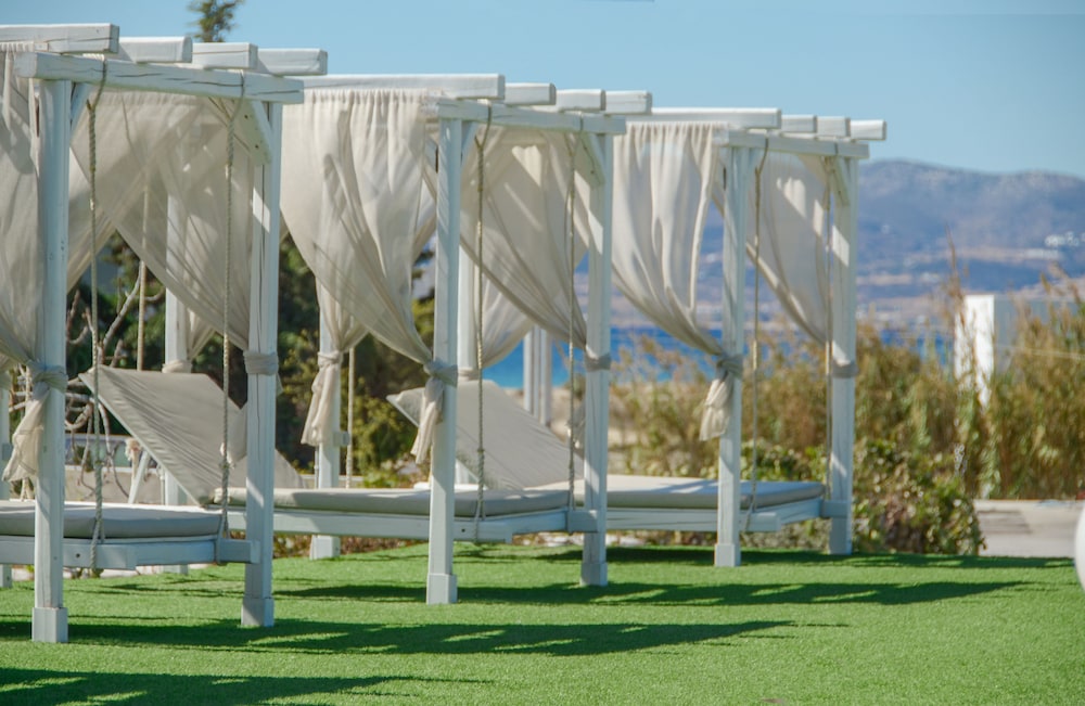 Naxos Nature Suites 32/39