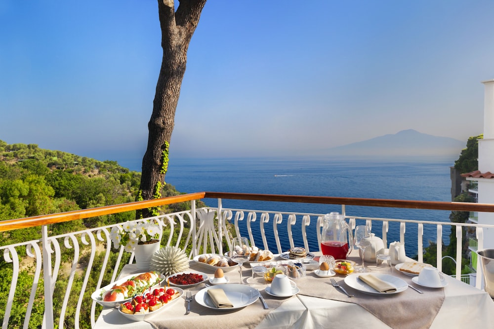 Sorrento Dream Resort 40/50
