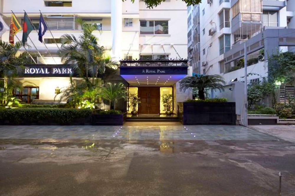 Royal Park Residence Hotel 72/75