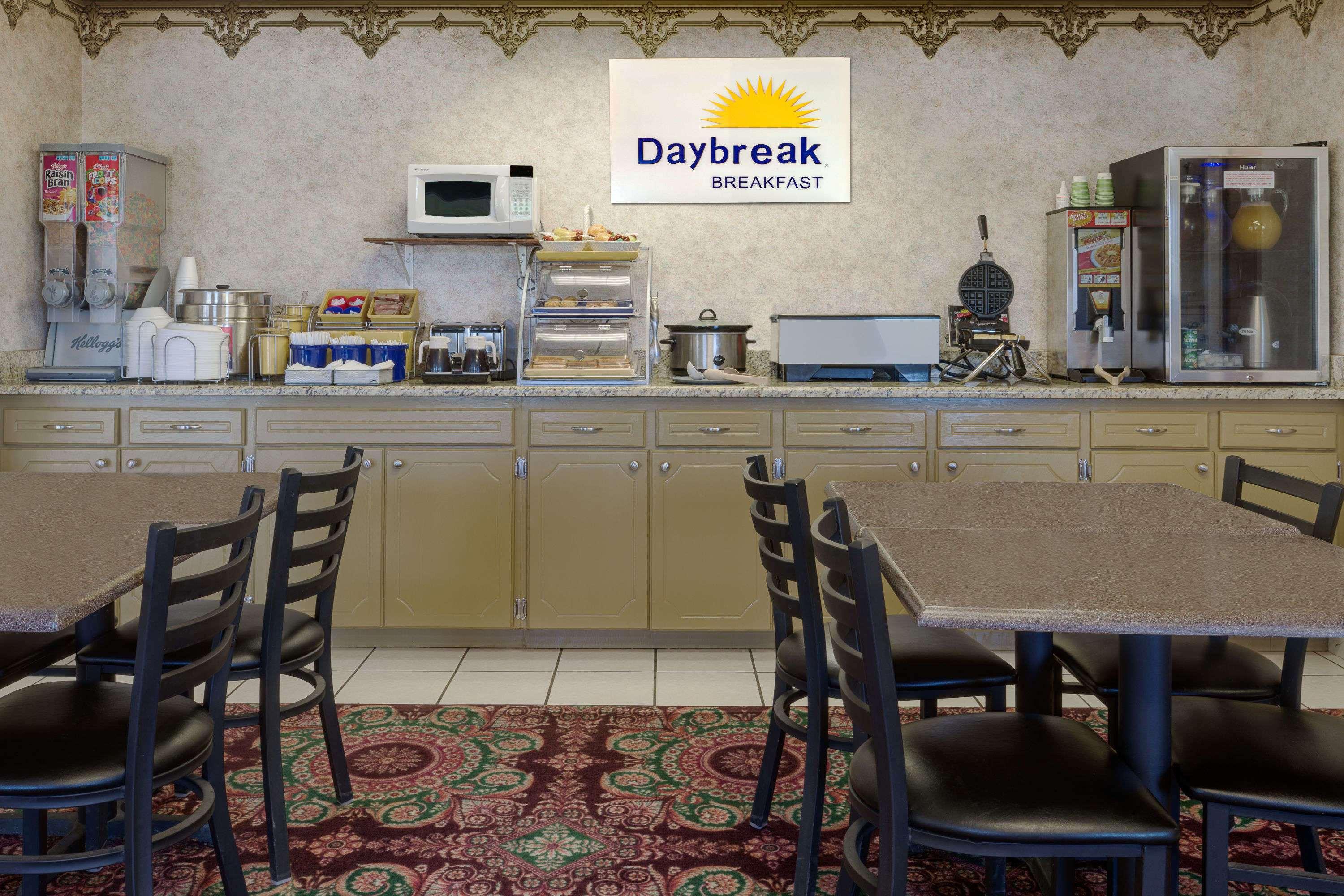 Days Inn by Wyndham Vega TX 22/25