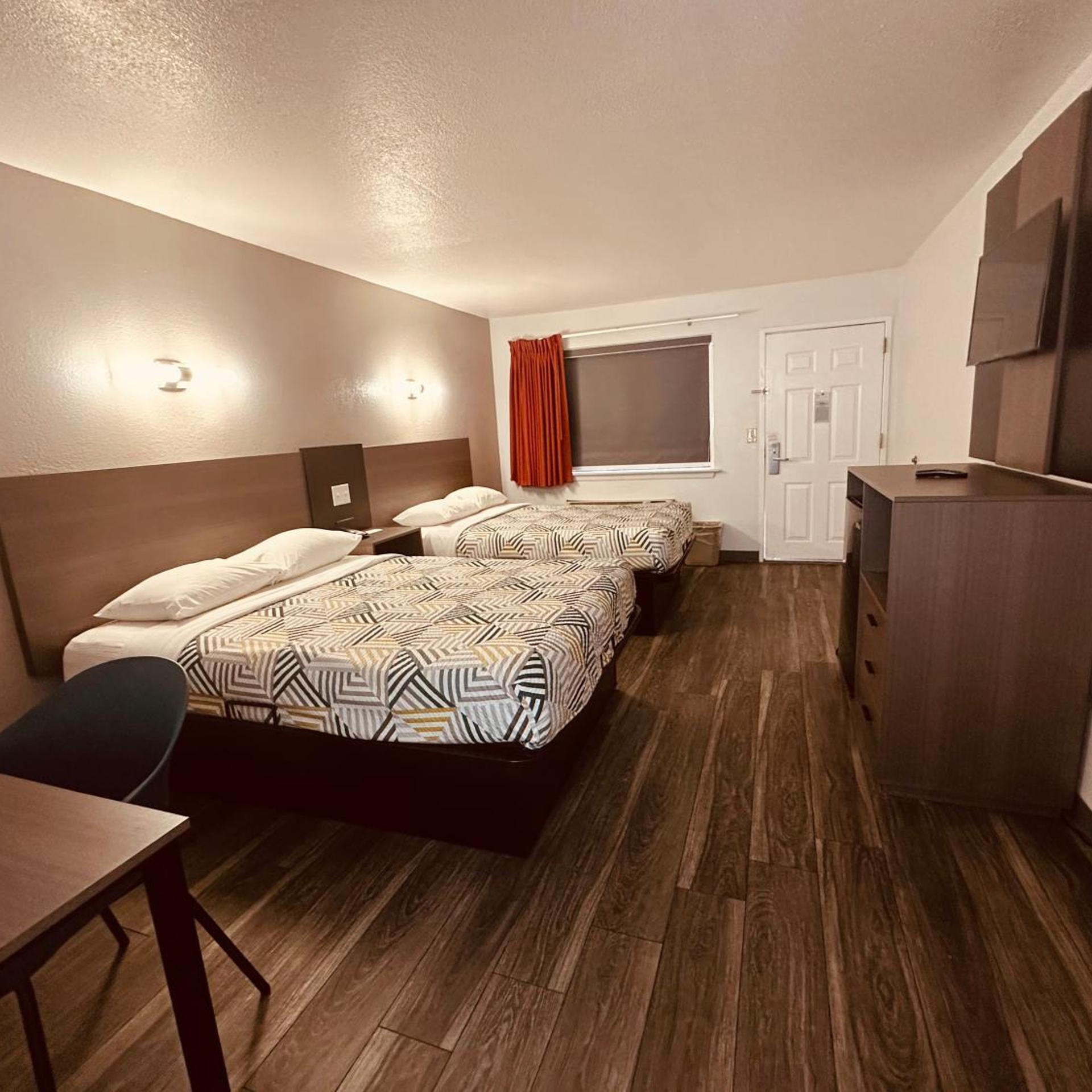 Room, Quadruple
