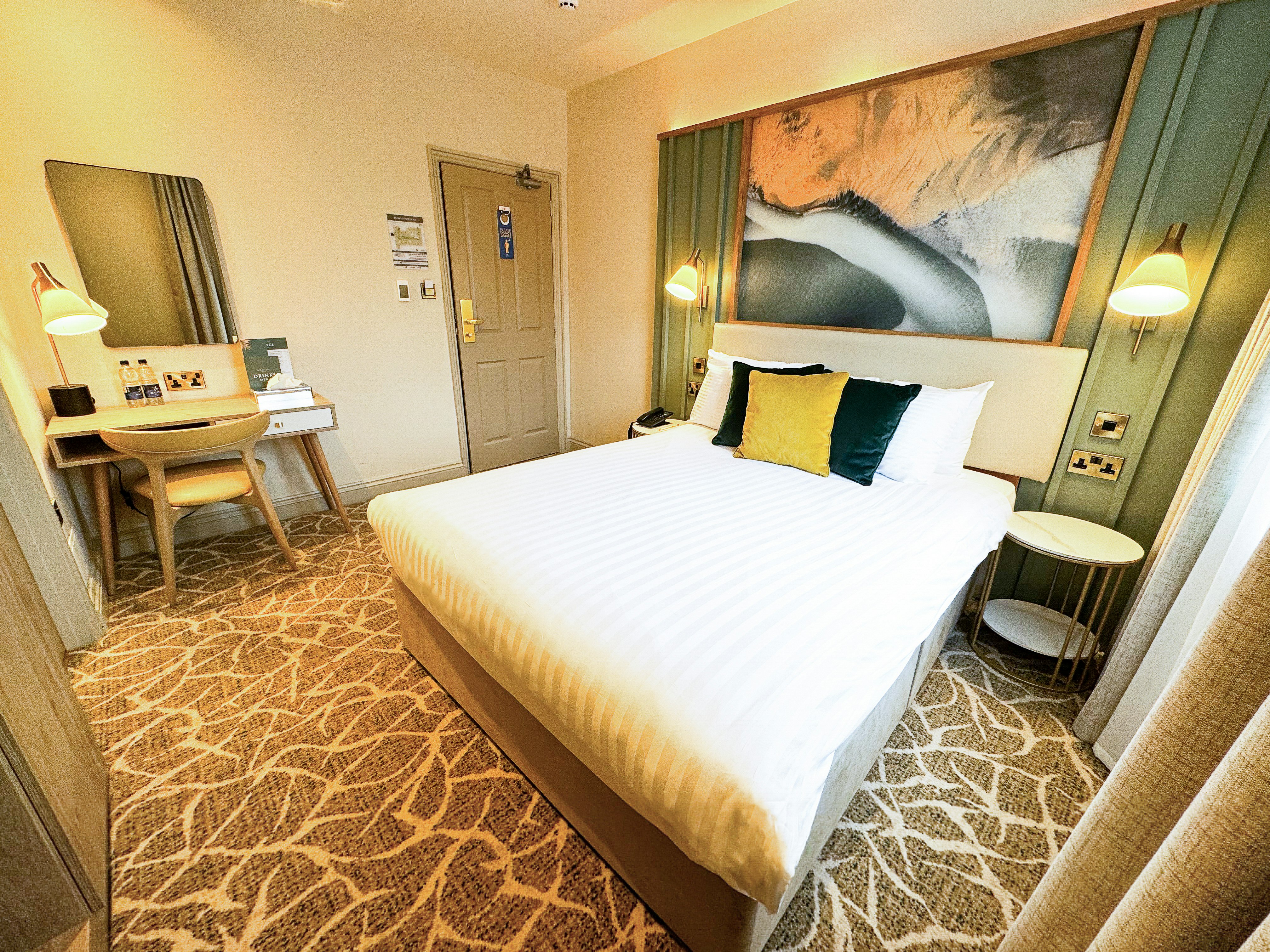 Hermitage Hotel 5/38