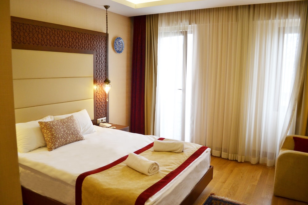 Lalinn Hotel 30/72