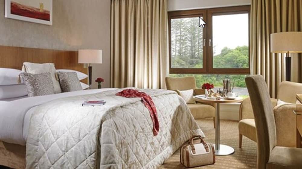 Sneem Hotel 6/36