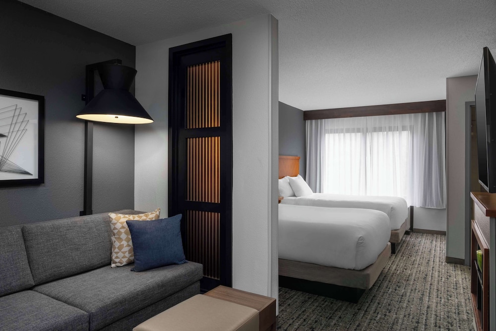 Hyatt Place Detroit/Utica 23/63