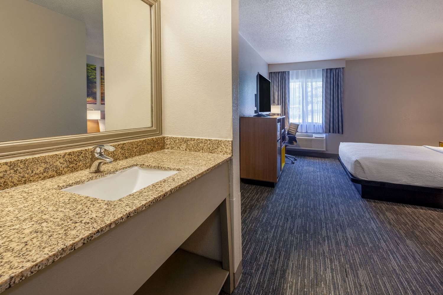 Days Inn by Wyndham Sturtevant / Racine / Mount Pleasant 74/78