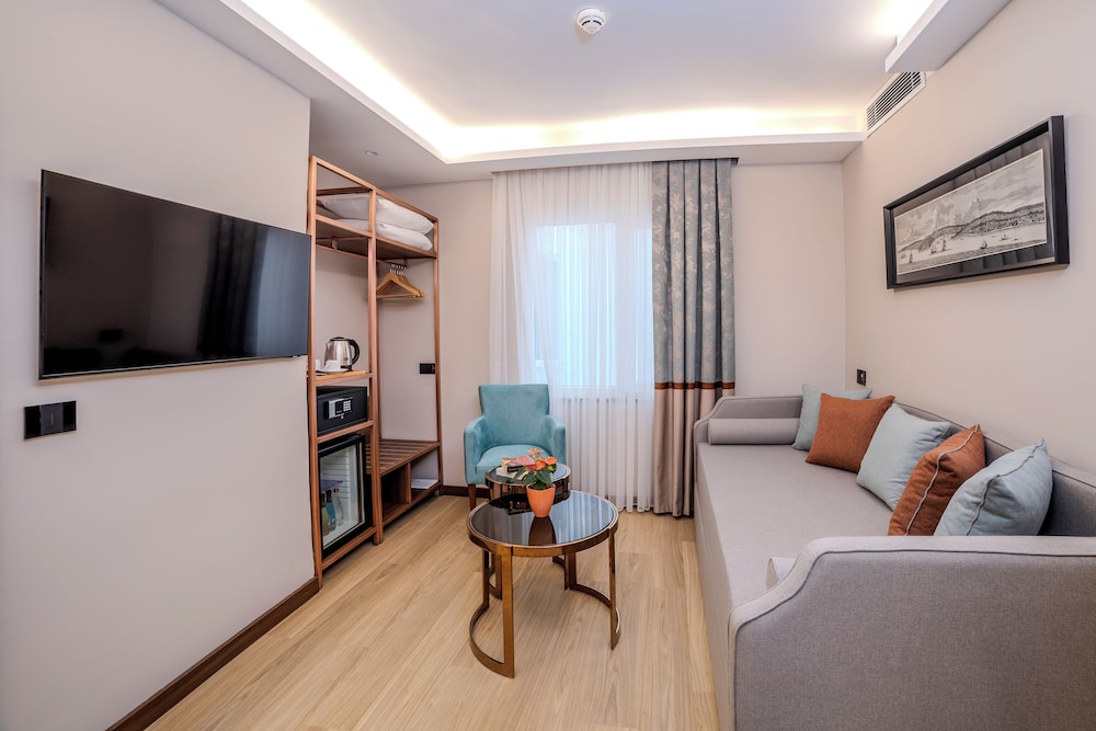 Grand Hilarium Hotel 53/68