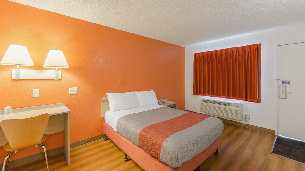 Motel6 Medford, OR - North 24/52