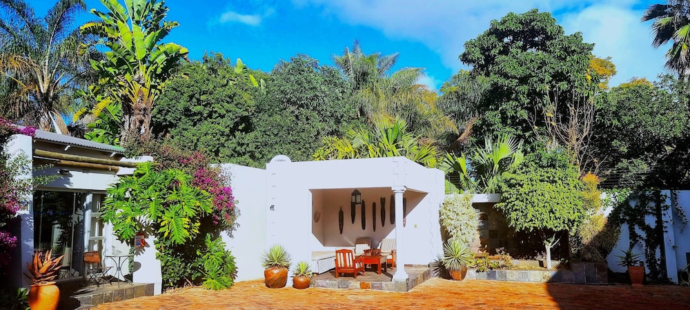 African Roots Guest House 48/50