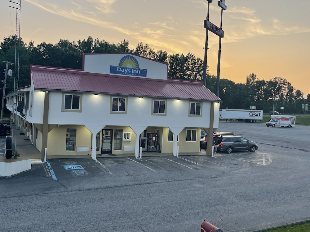 Days Inn by Wyndham Holladay 5/50