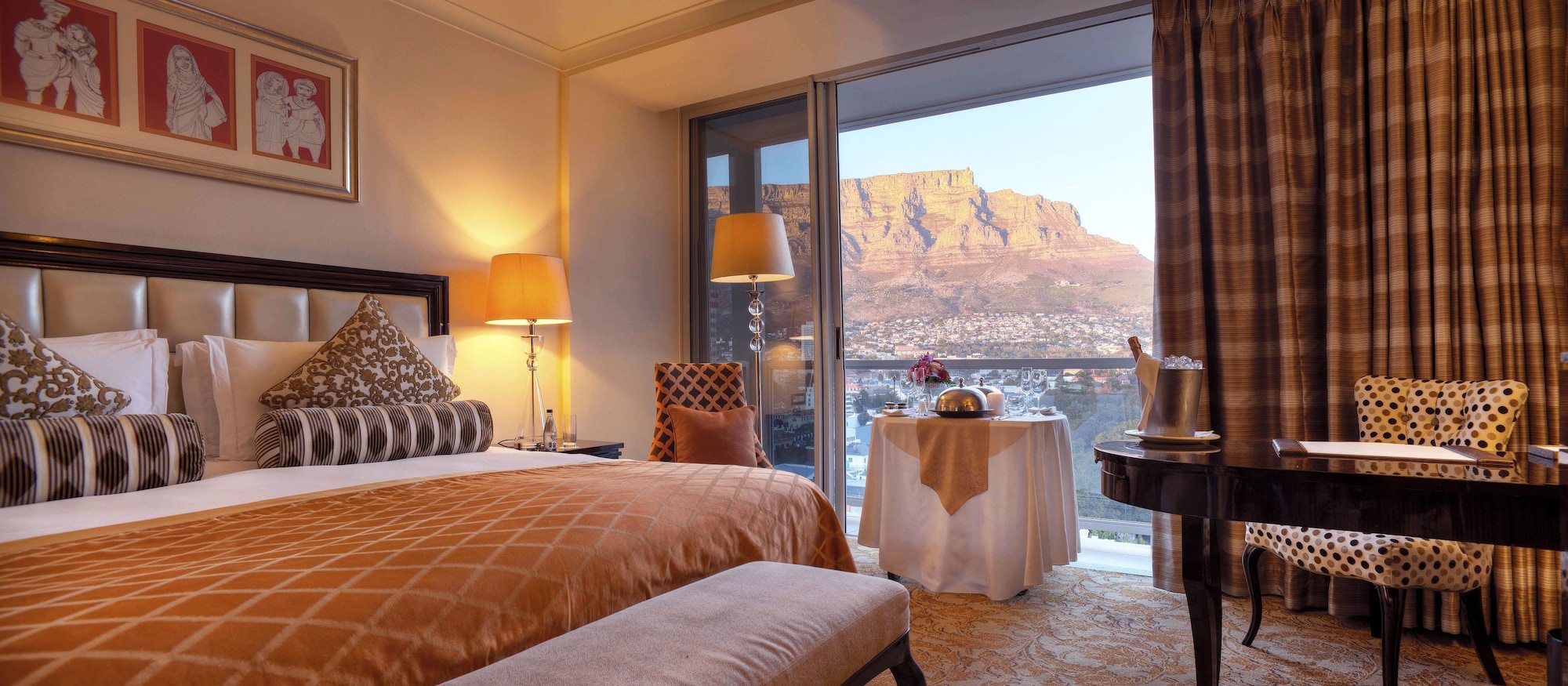 LUXURY, KING BED, MOUNTAIN VIEW, TOWER WING