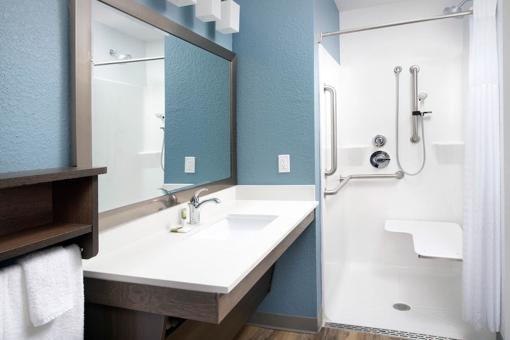 WoodSpring Suites Novi Farmington 41/47