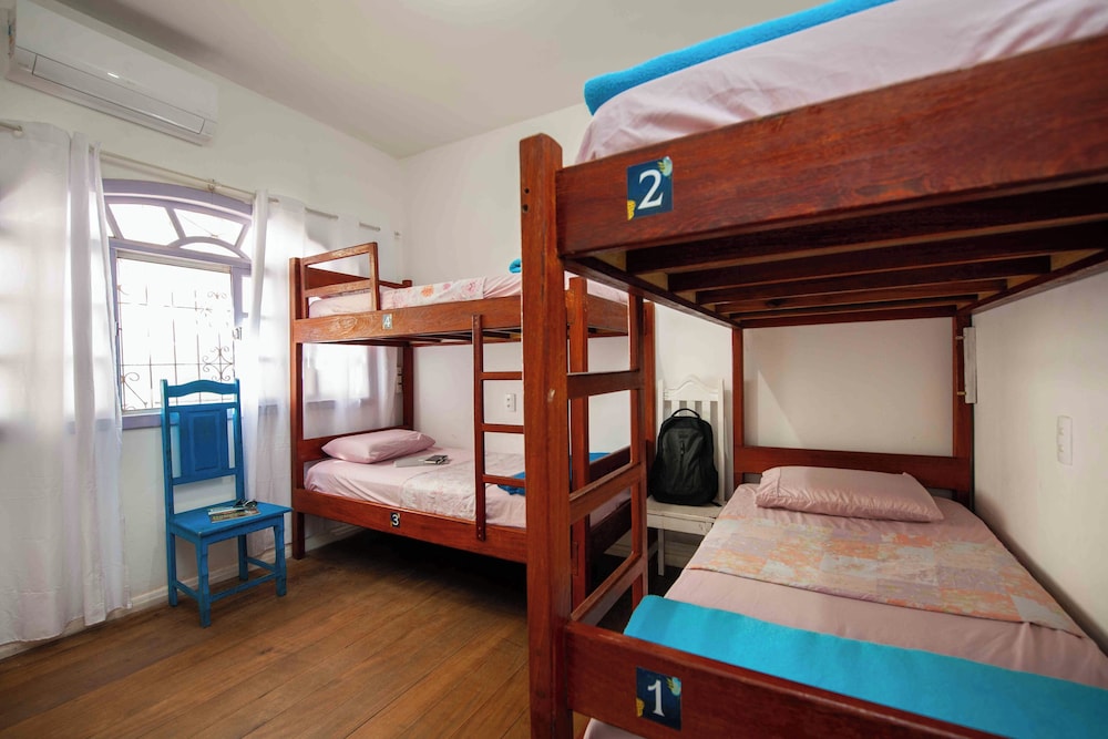 Onça Da Praia Hostel 10/50