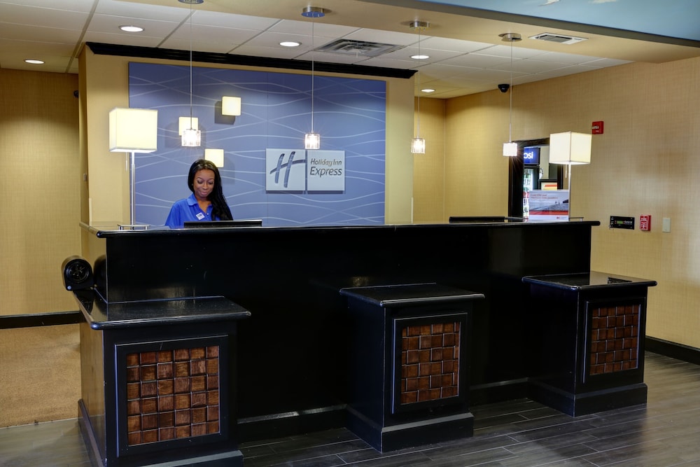 Holiday Inn Express Hotel & Suites Texarkana East 6/54