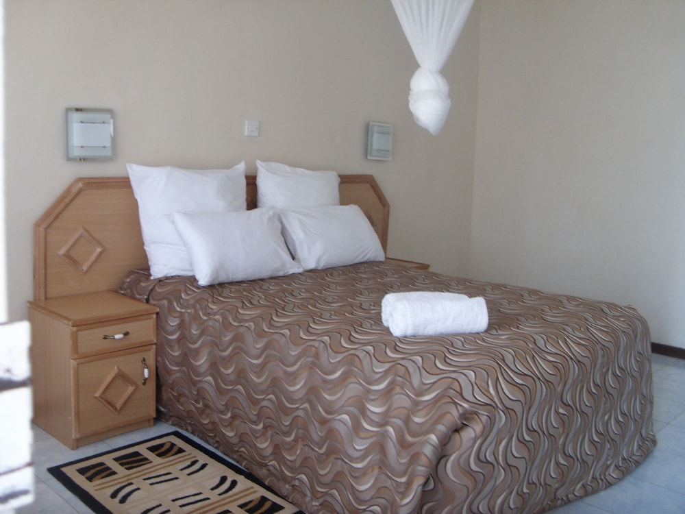 Lusaka Mosi-O-Tunya Executive Lodge 5/19
