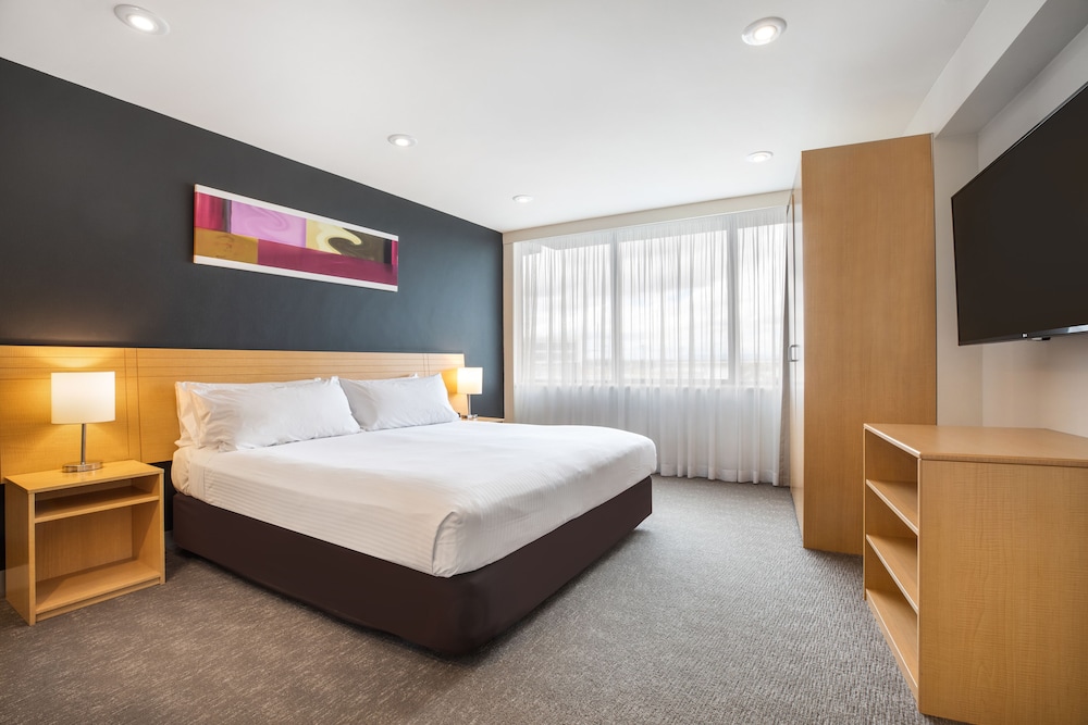 Suite, King Bed, High Floor
