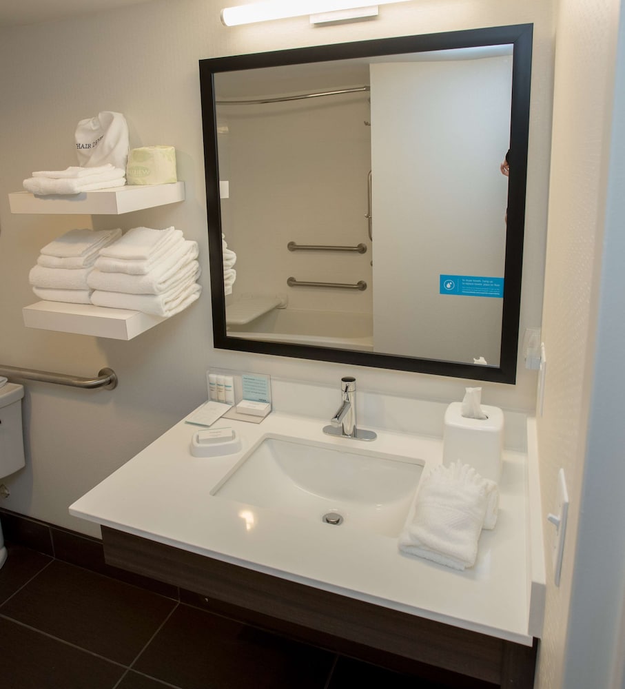 Hampton Inn Wooster 18/36