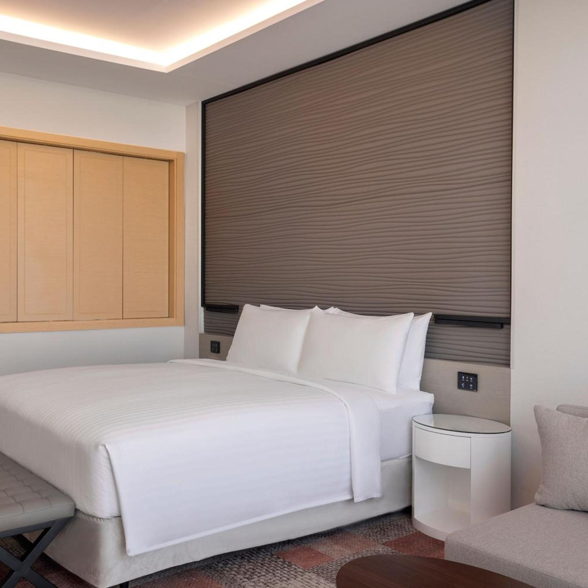 Grand, Premier, King Bed, City View