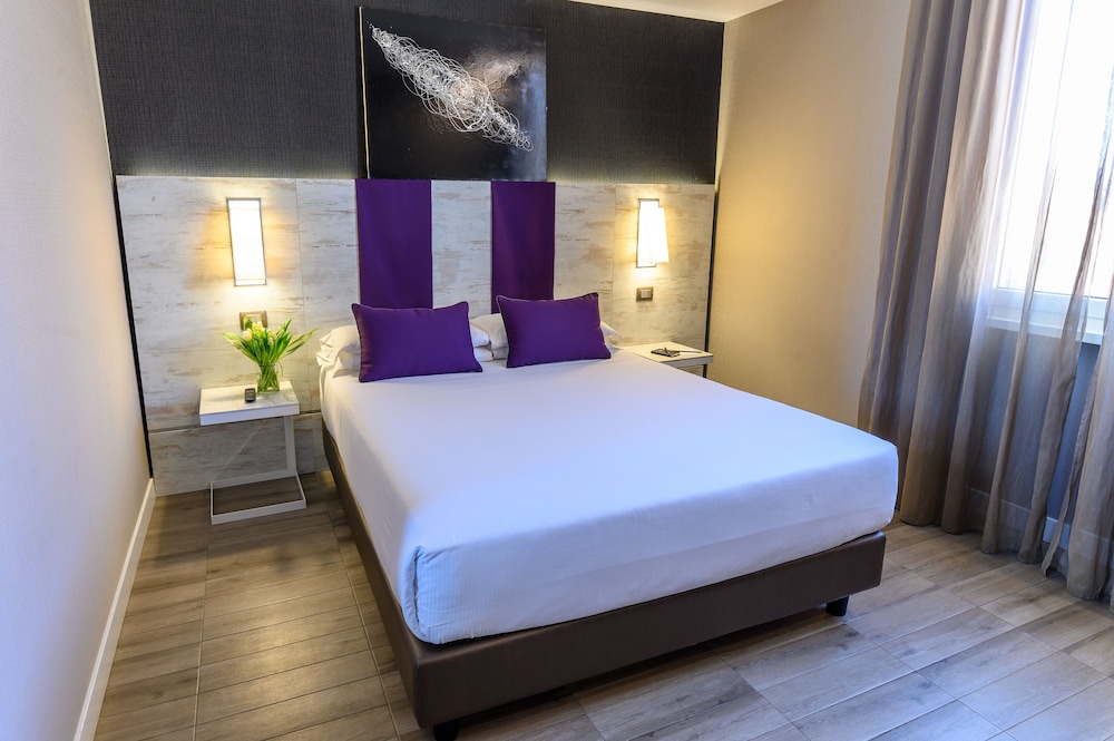 The Guardian Hotel 24/60