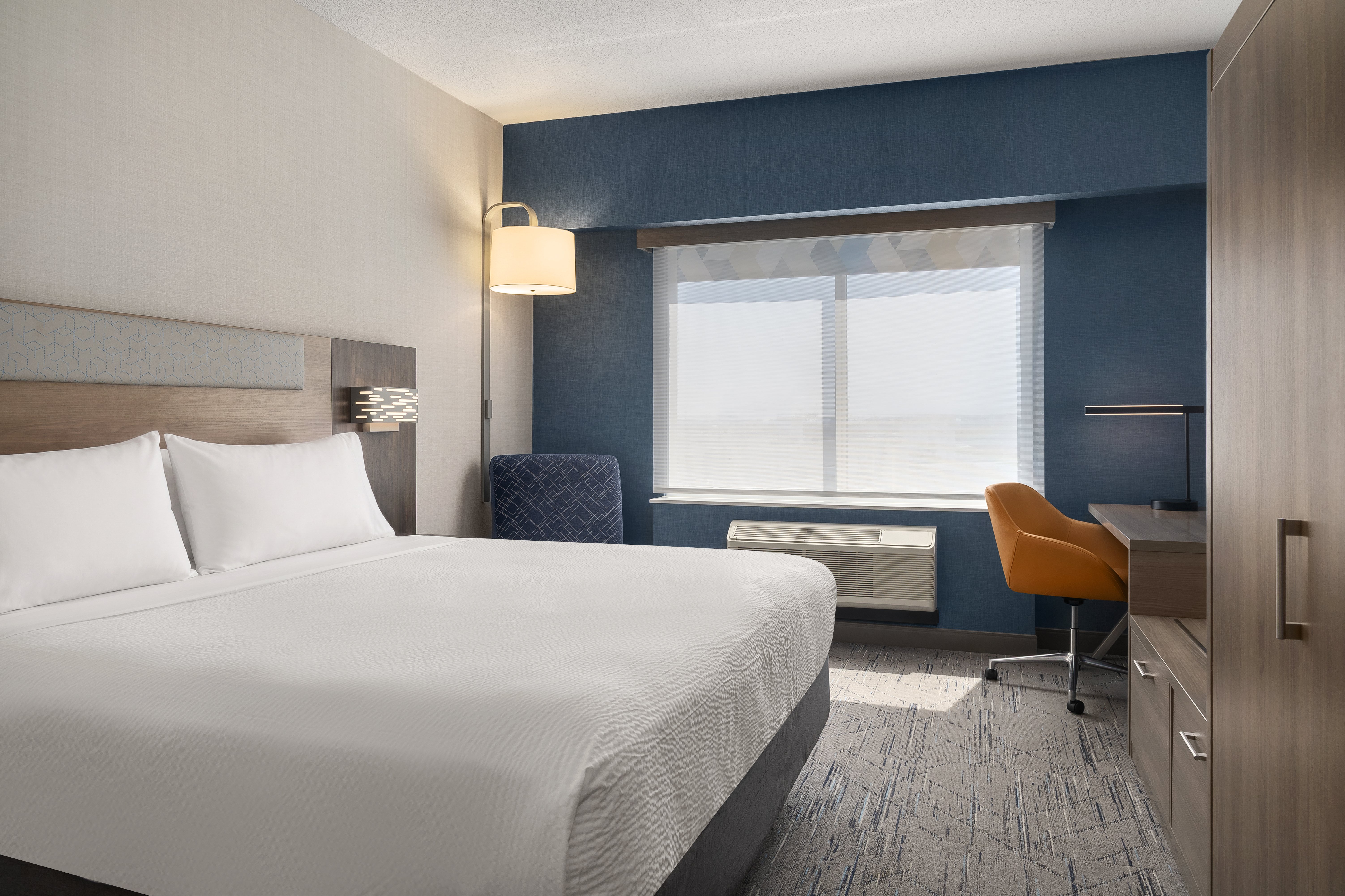 Holiday Inn Express Suites Vaughan 32/78