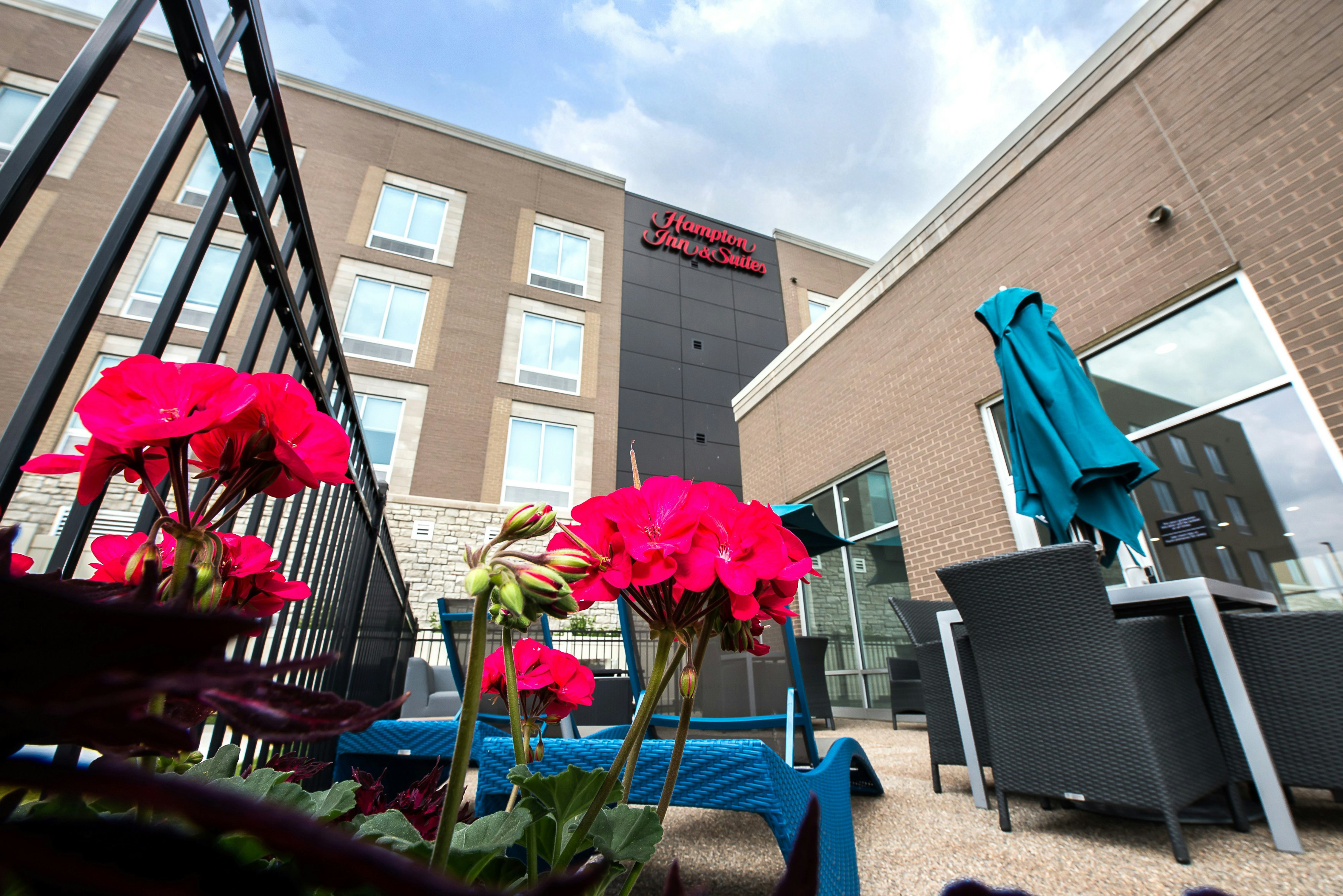 Hampton Inn and Suites Howell 25/41