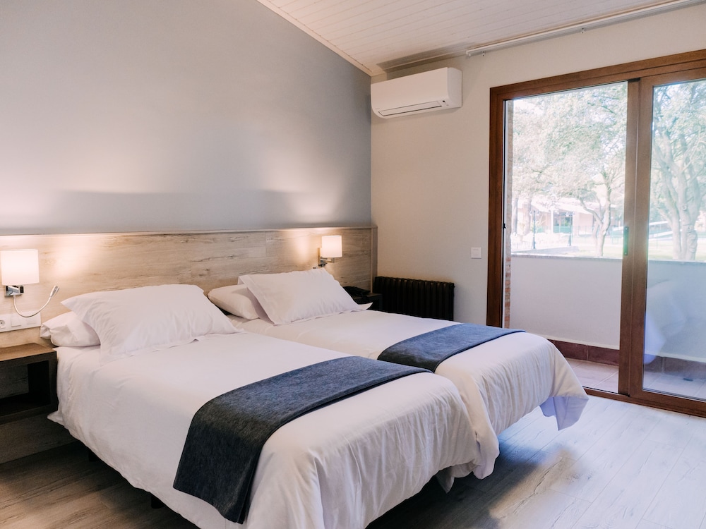 El Montico Hotel 4/33