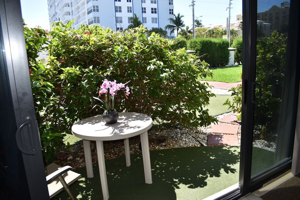 Avalon Resort 71/76