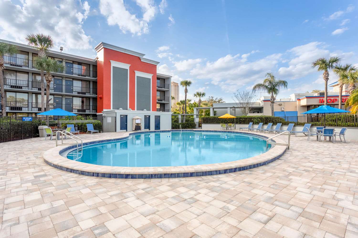 Days Inn by Wyndham Orlando Conv. Center/International Dr 7/43