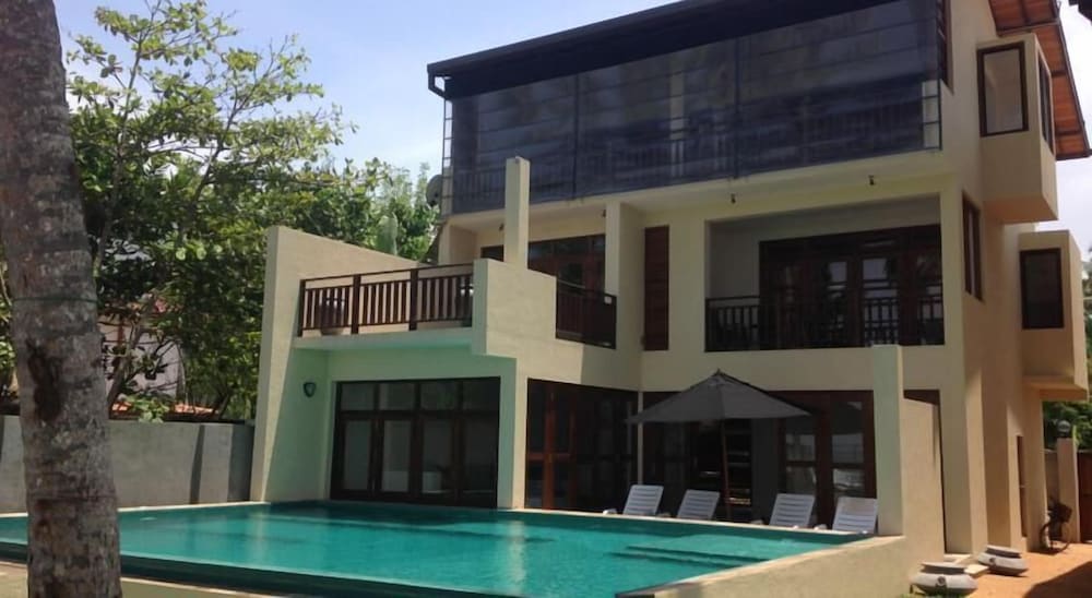 Chillax Villas 2/50