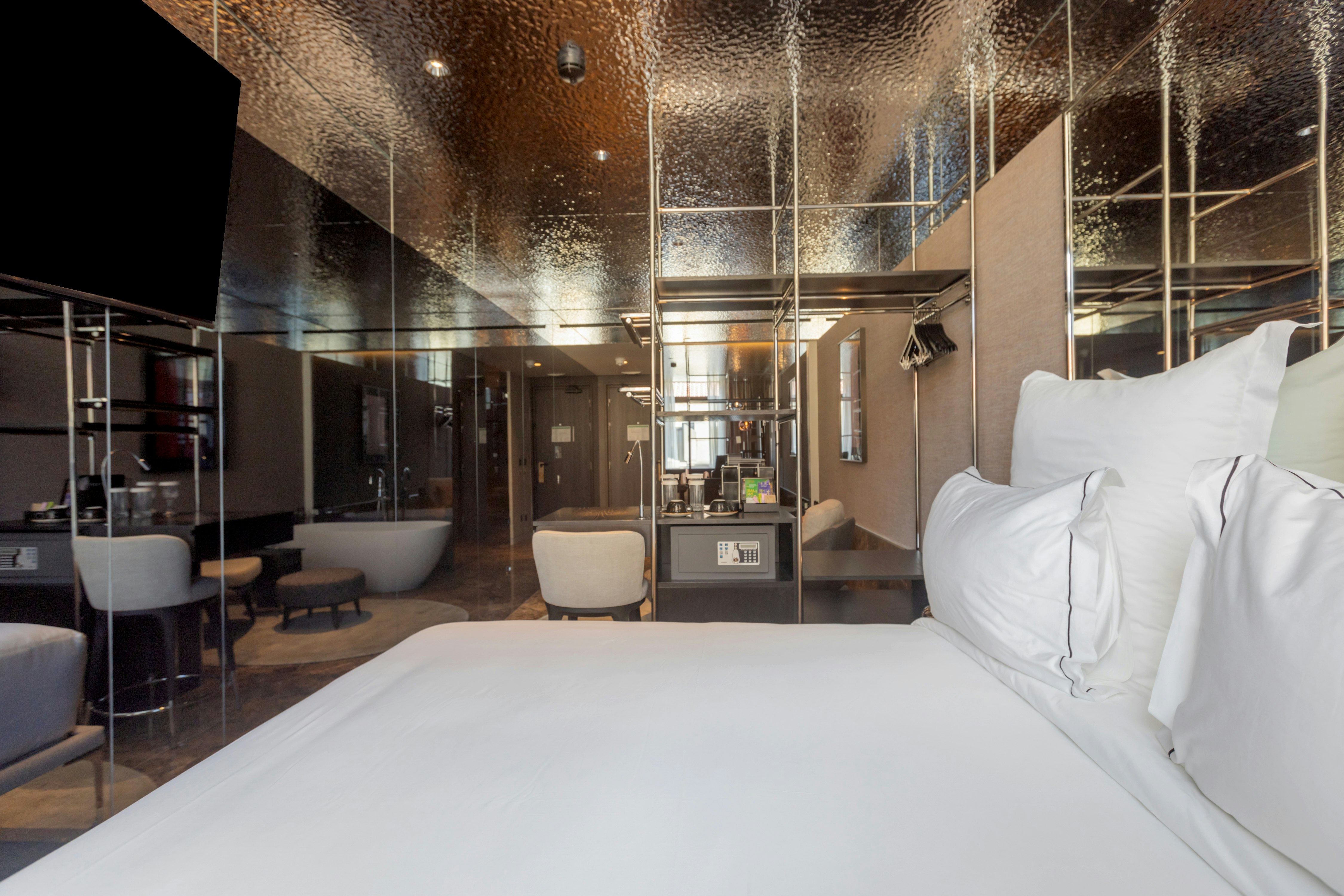 Premium, King Bed