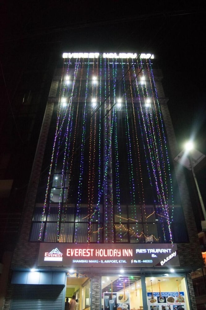 Everest Holiday Inn 1/28