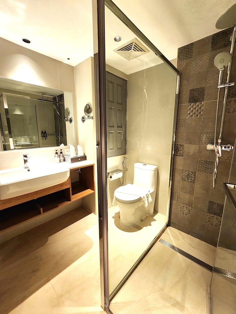Amalthea Hotel 46/50