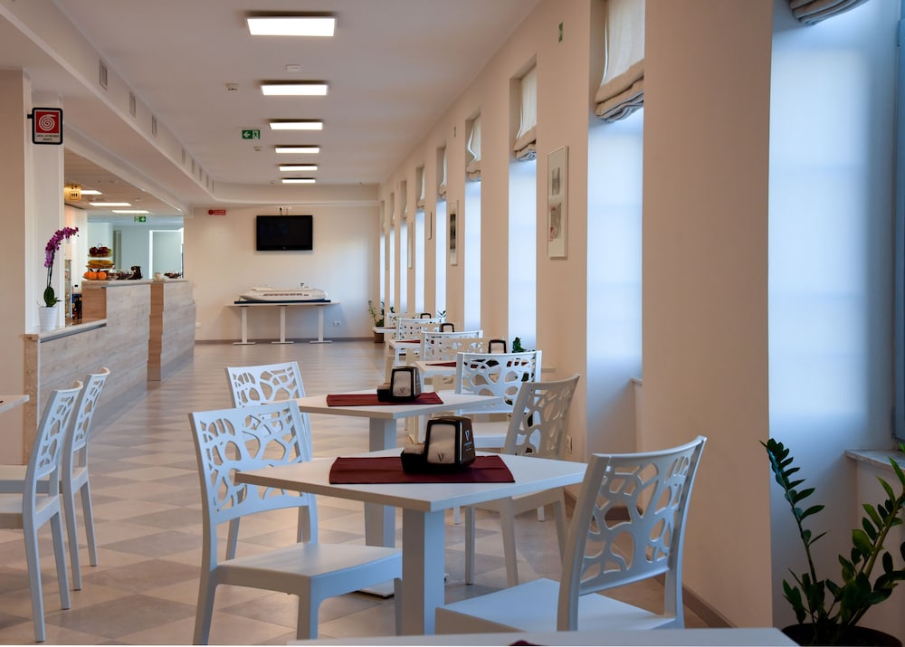 Nuovo Albergo Operai 19/36