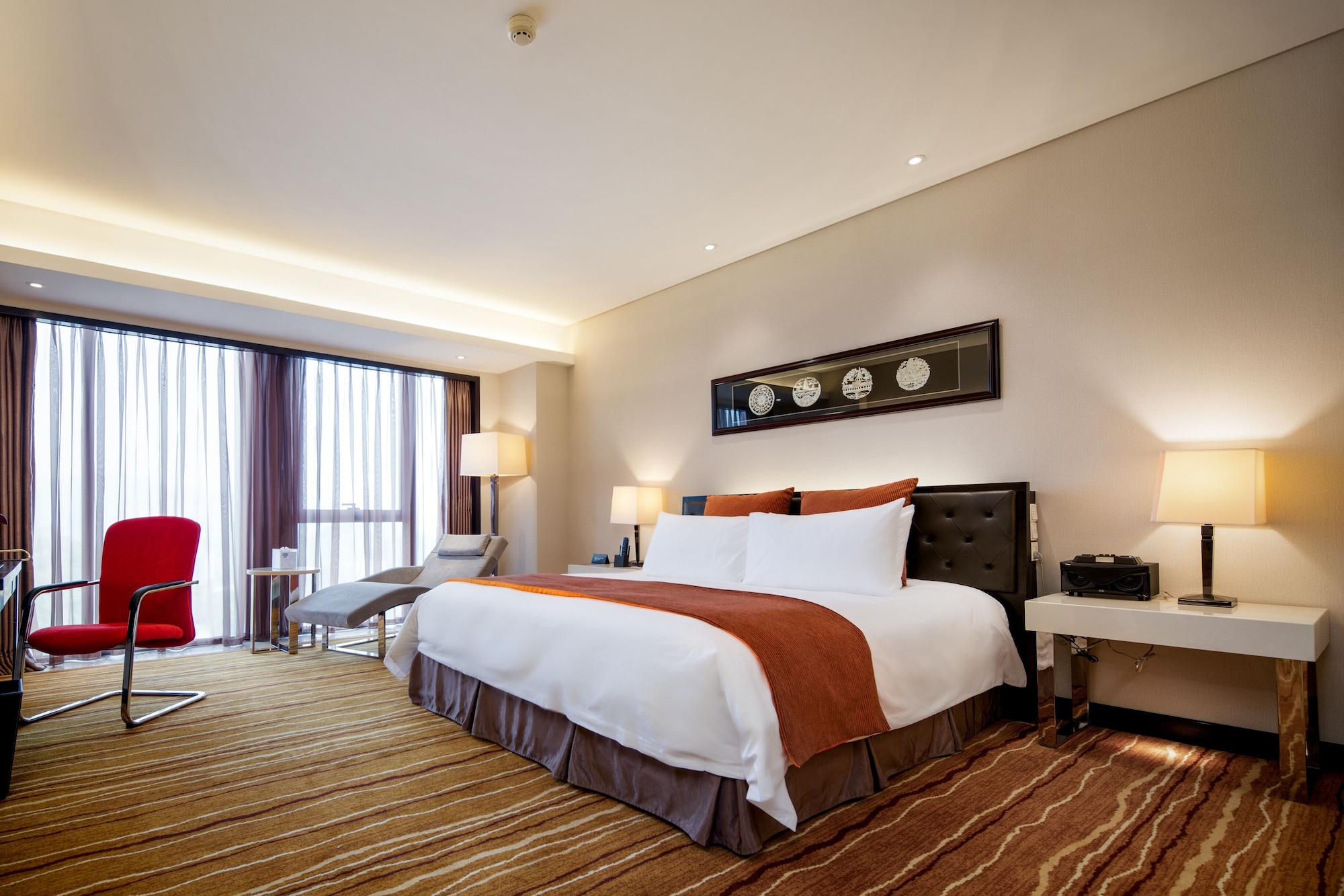 DELUXE, EXECUTIVE, KING BED