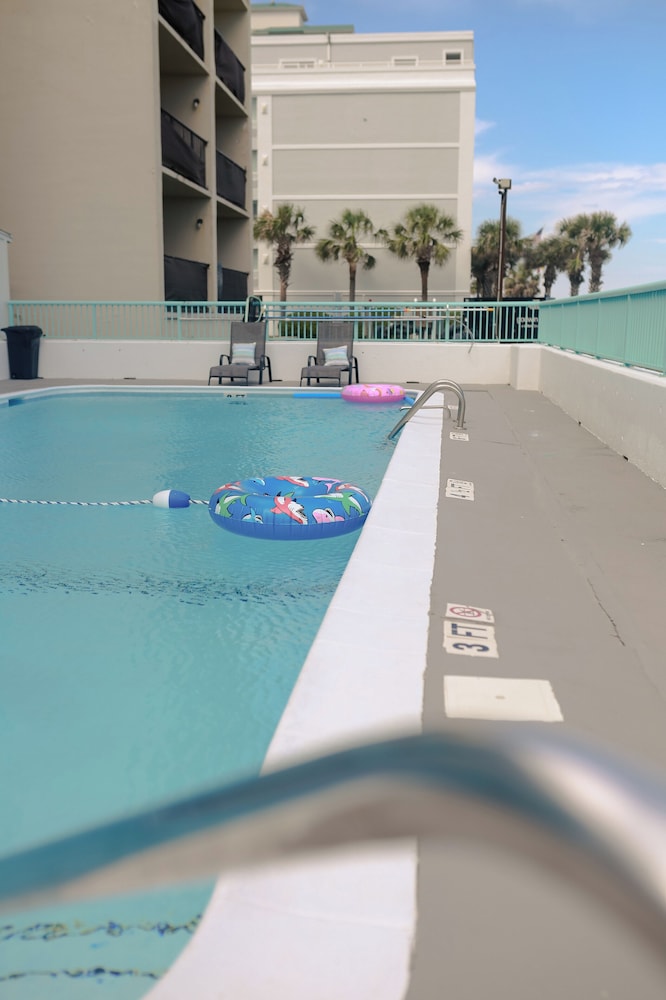Southern Breeze Oceanfront 53/61