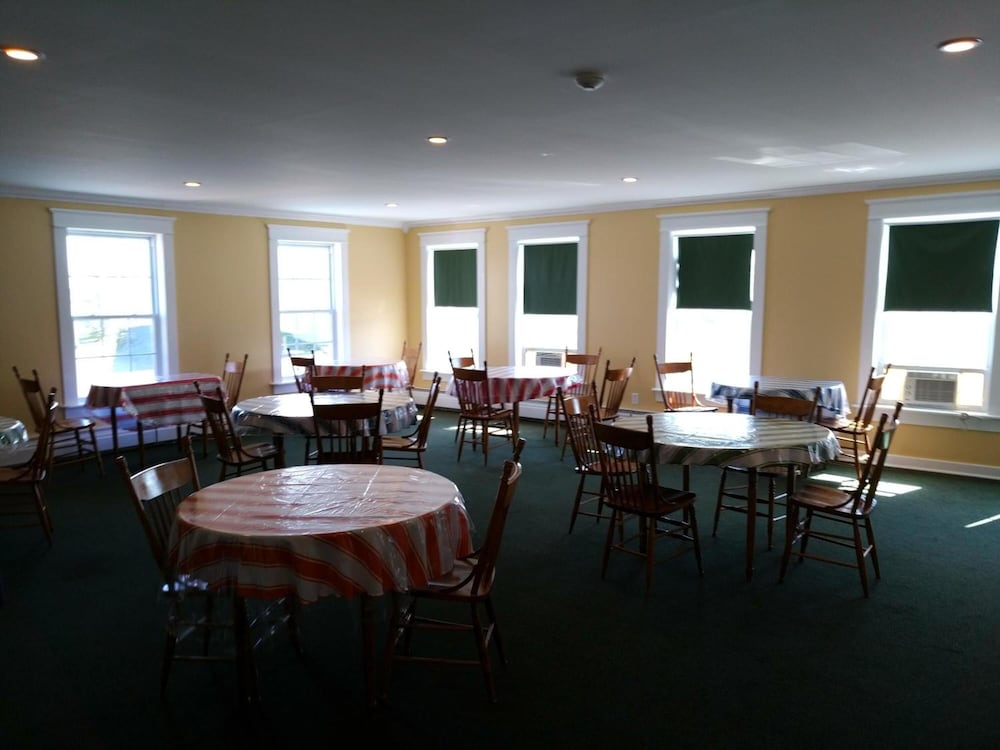 Grenfell Heritage Hotel & Suites 15/30
