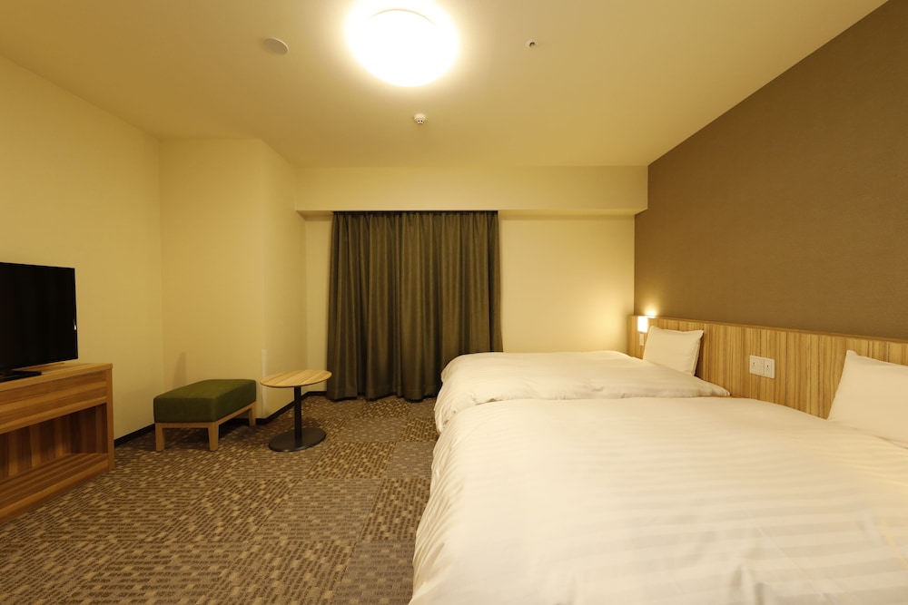 Moderate, Twin Beds