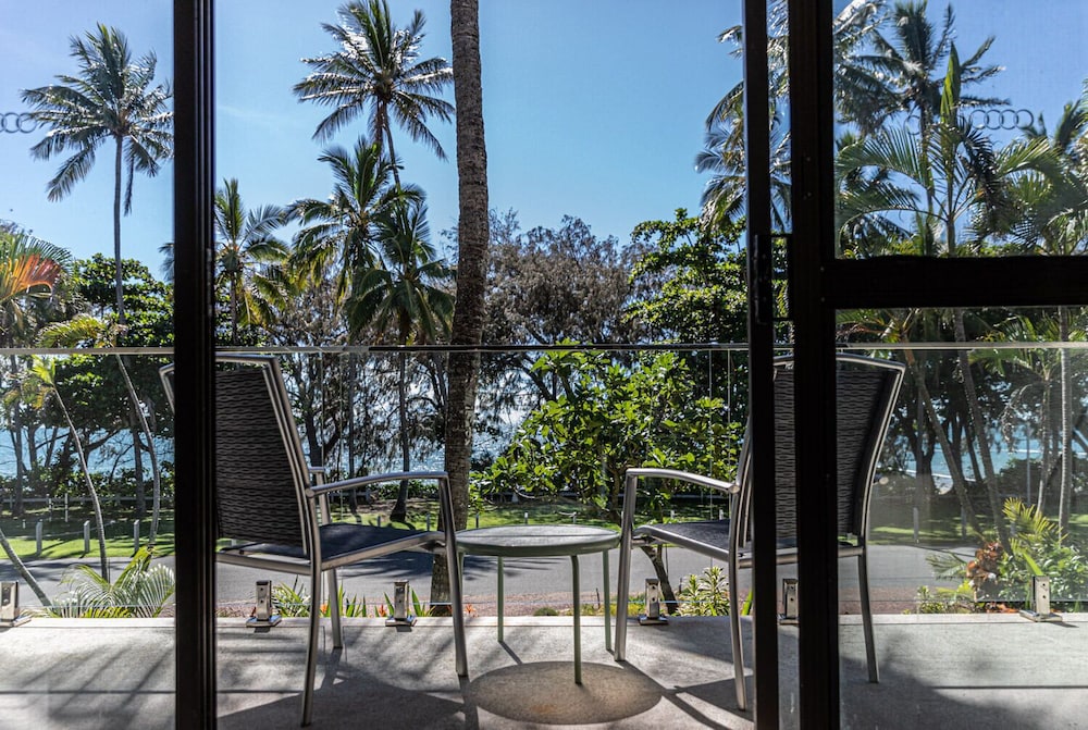 Latitude 16 Port Douglas Beachfront Terrace 25/50