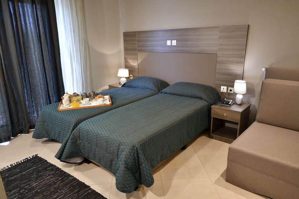 غرفة قياسية ثلاثية بسرير مزدوج، Four Seasons Skg Thessaloniki 5/7