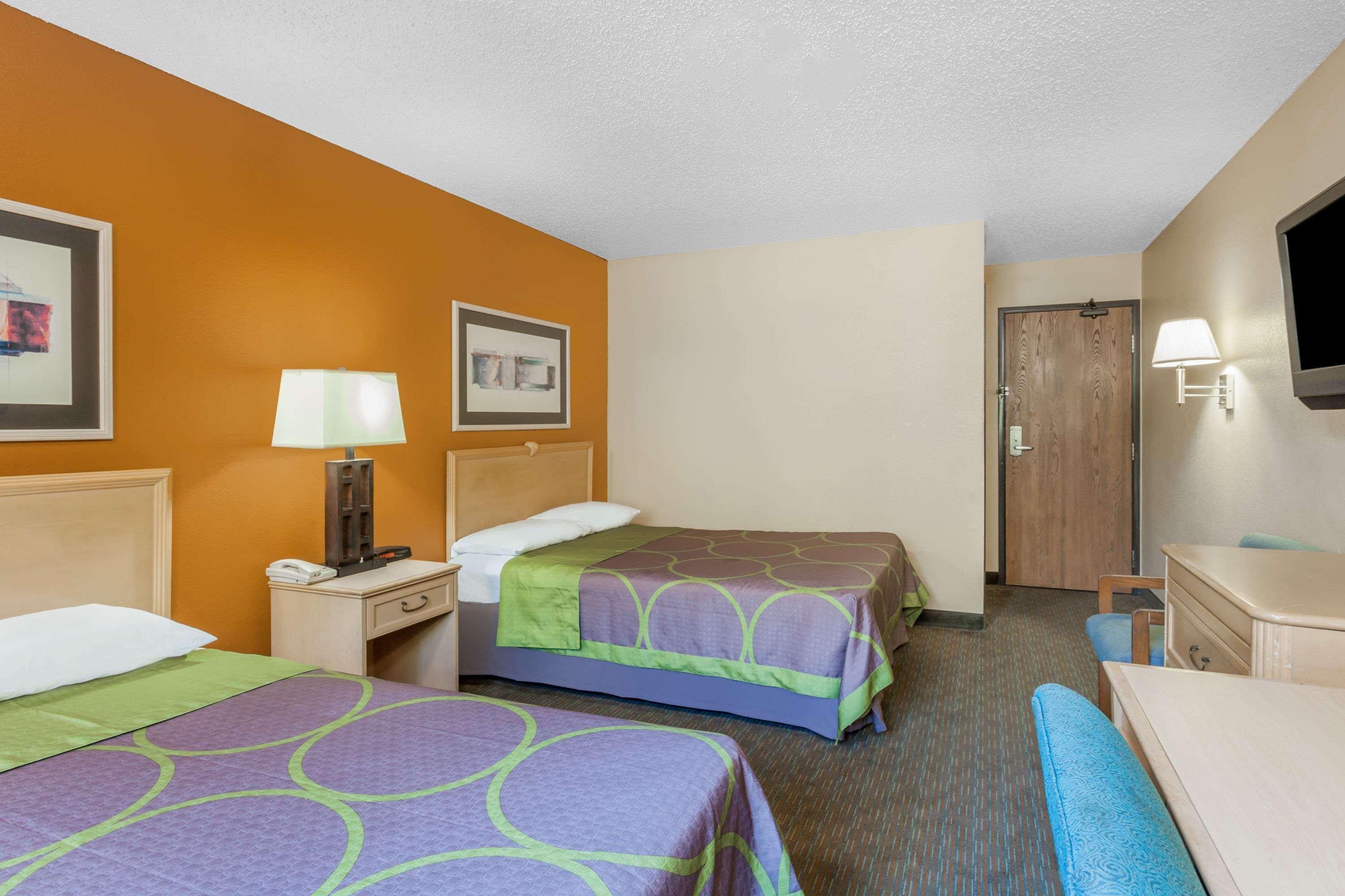 Super 8 By Wyndham Charlotte/Amusement Park Area 13/29